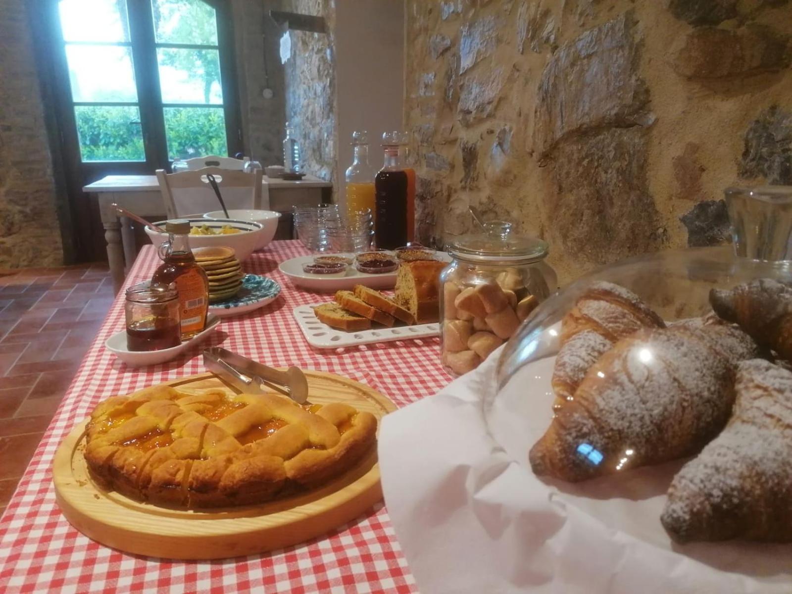 Agriturismo La Peschiera Casole dʼElsa Εξωτερικό φωτογραφία