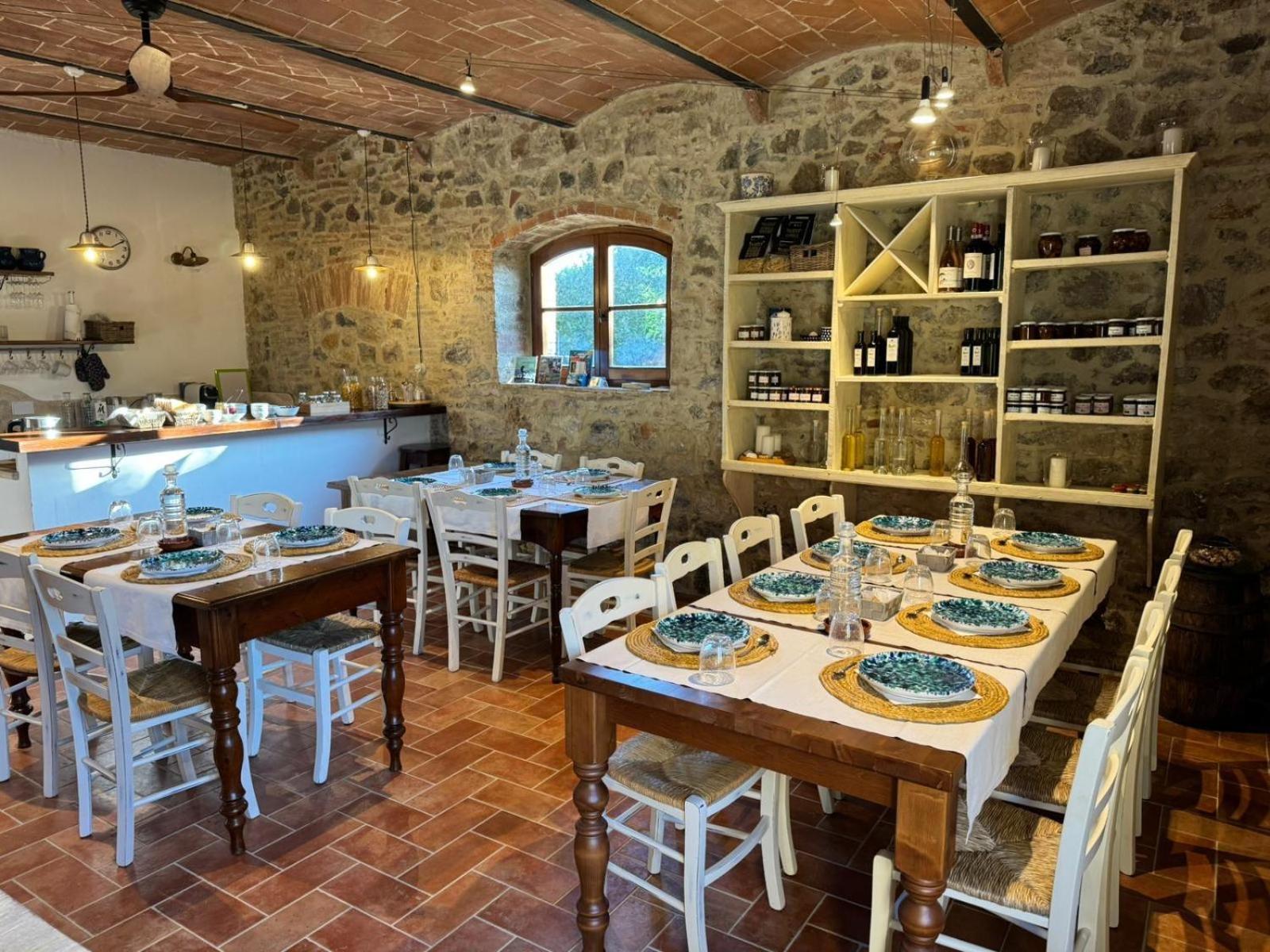 Agriturismo La Peschiera Casole dʼElsa Εξωτερικό φωτογραφία